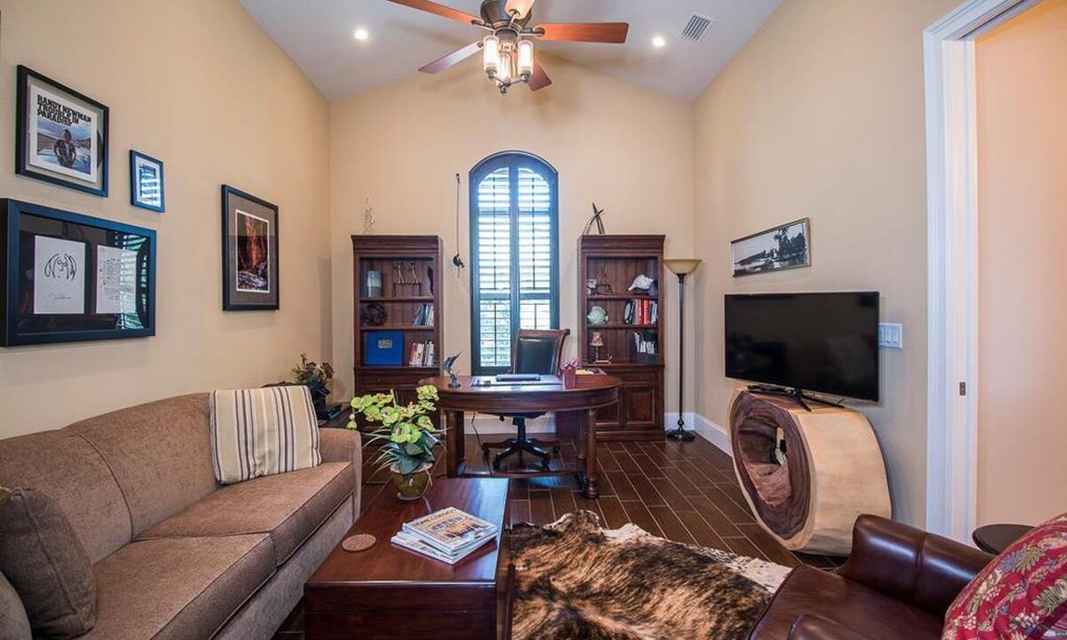 21 Las Palmas Way_20