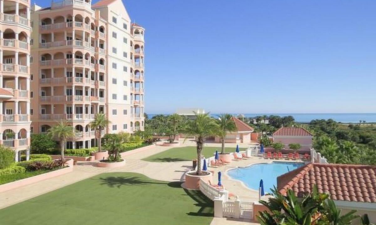 200 Ocean Crest Dr_002