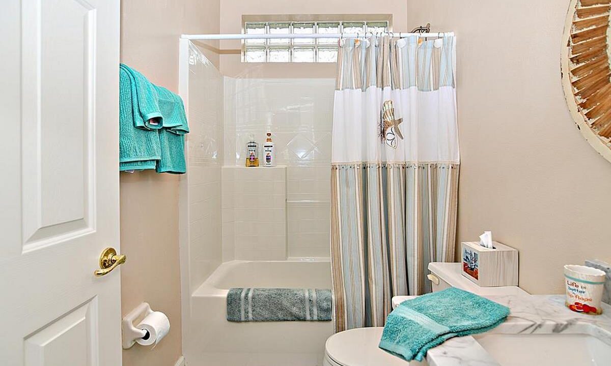 23 Waterside Pkwy W 21