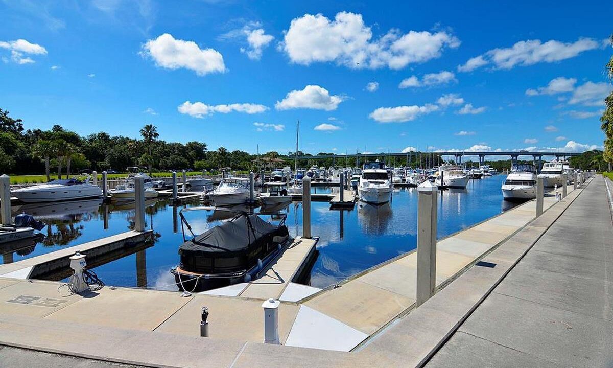 286 Yacht Harbor Dr 30