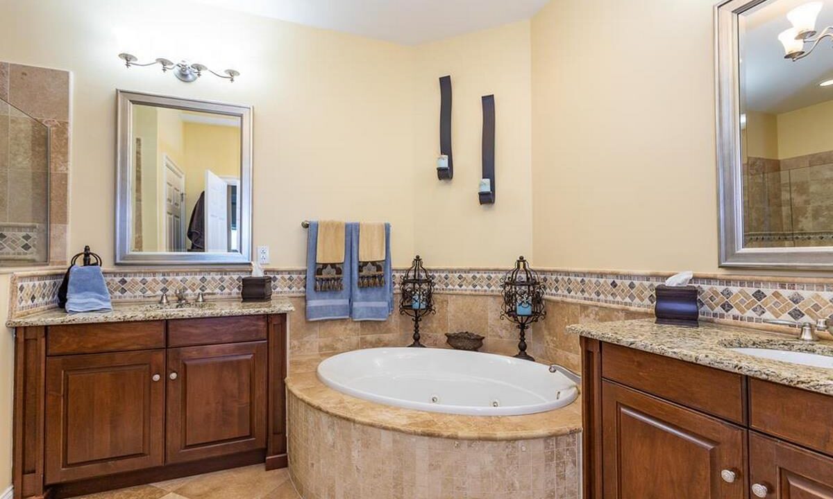 200 Ocean Crest Dr 345 014