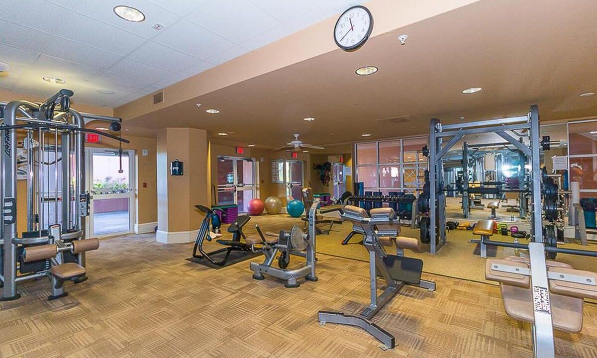 200 Ocean Crest Dr 345 030