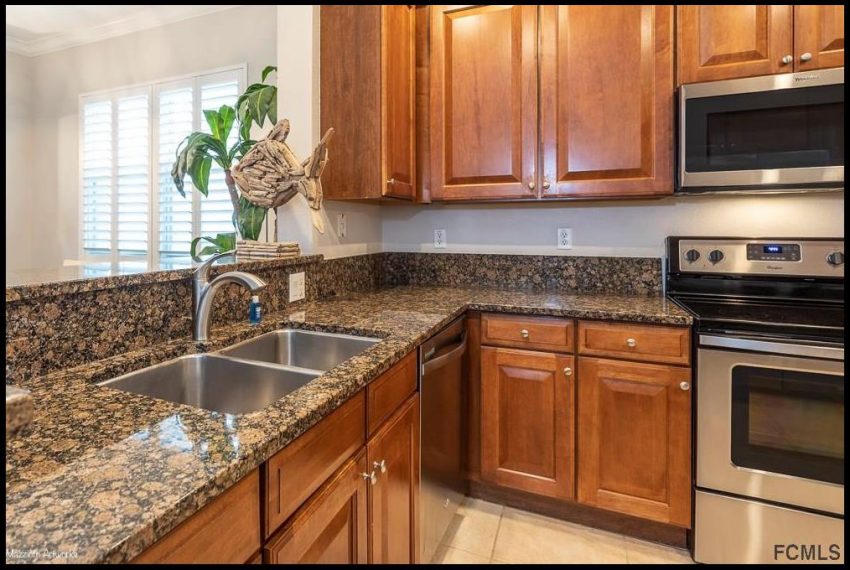 800 Cinnamon Bch Way 725 004