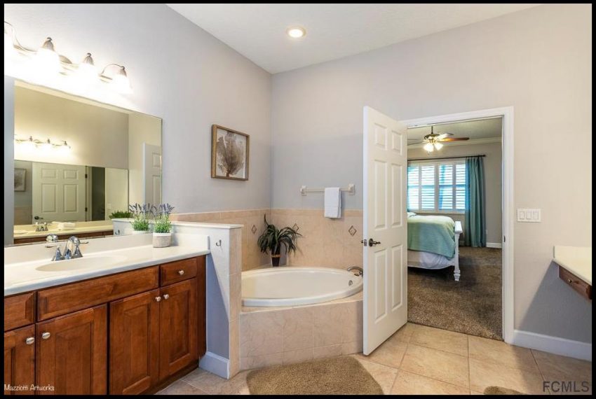 800 Cinnamon Bch Way 725 015