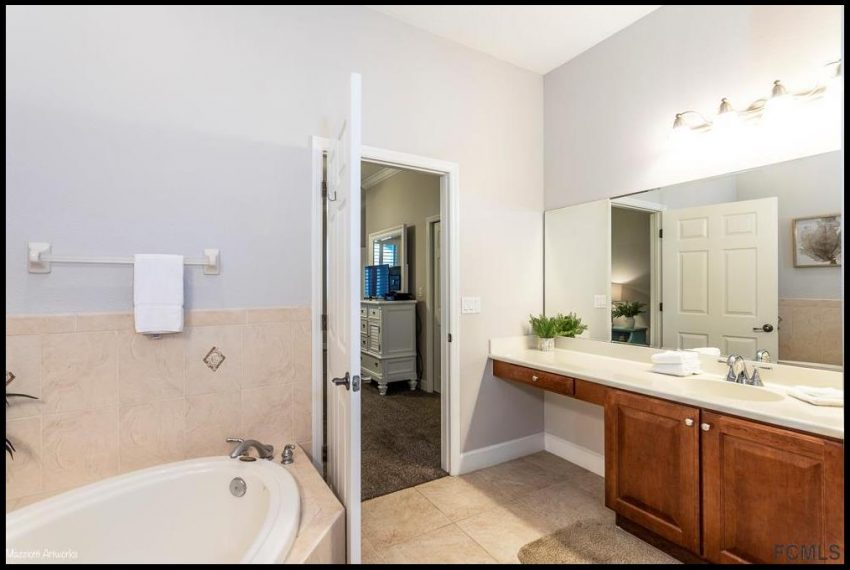 800 Cinnamon Bch Way 725 016