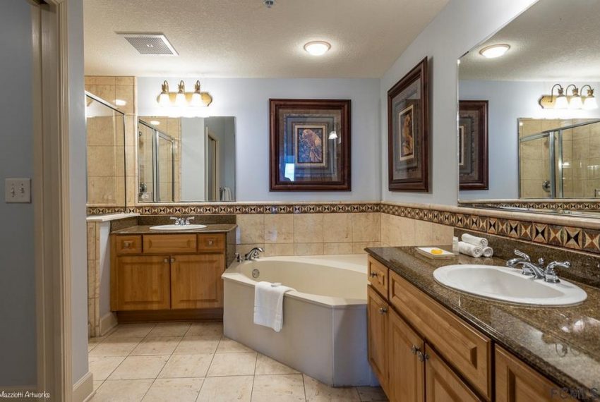 200 Ocean Crest Drive 709 019